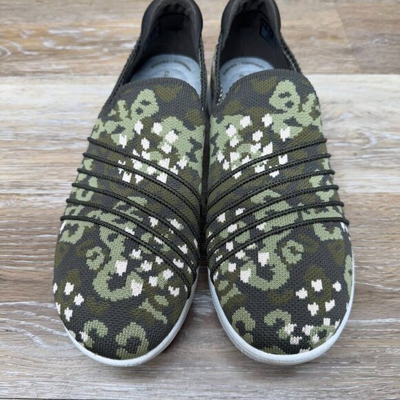 Clarks Adella Step Olive Textile Orthotic Walking Sneaker Women's Size 9.5 - Picture 2 of 7